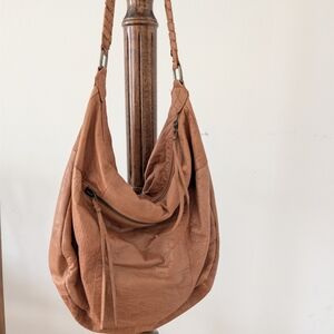 Everyday Slouch Shoulder Bag in Tan Brown